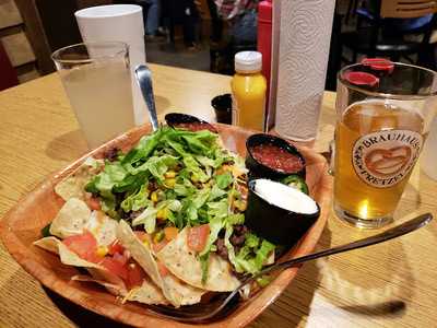 Hunt Club Burgers N Grill