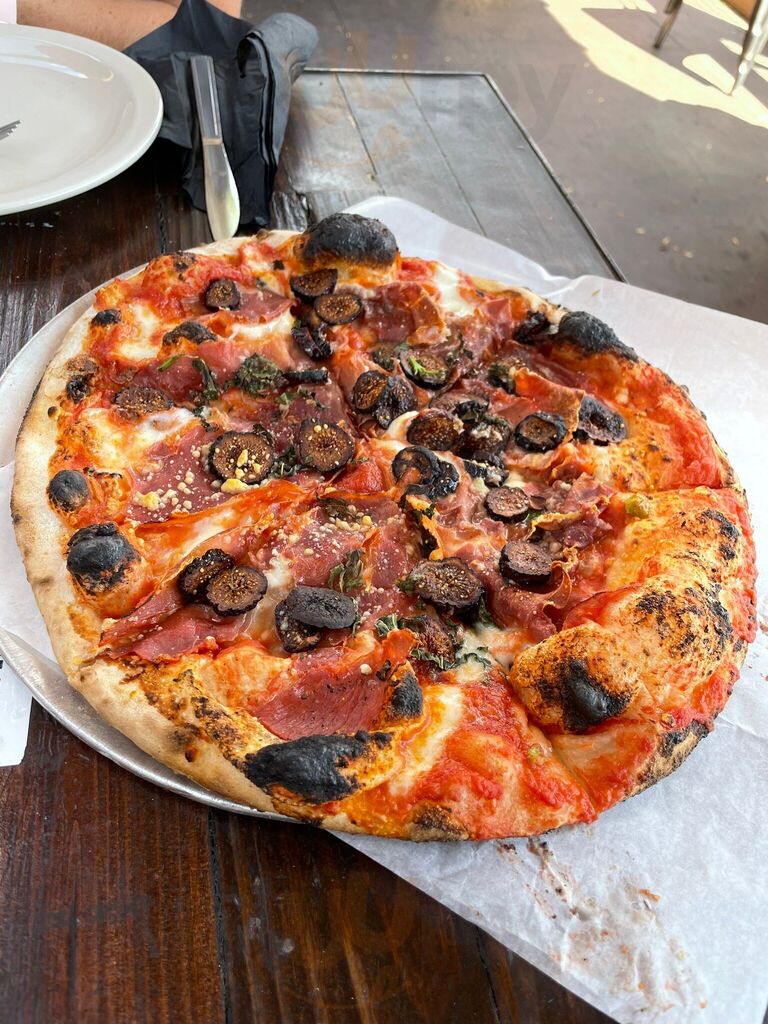 Fired Up Pizzeria