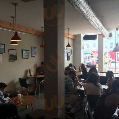 2 Alices Coffee Lounge