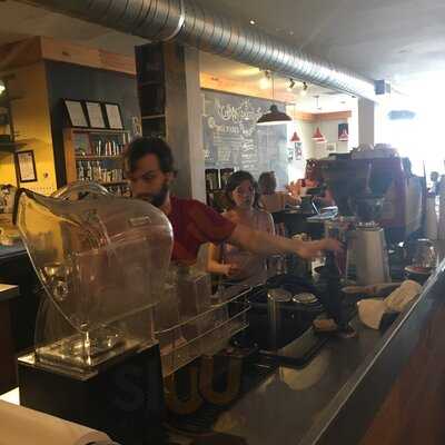 2 Alices Coffee Lounge