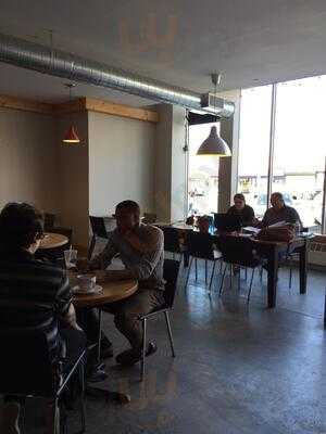 2 Alices Coffee Lounge