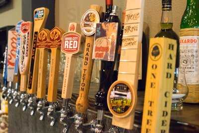 Craft & Gather Restaurant