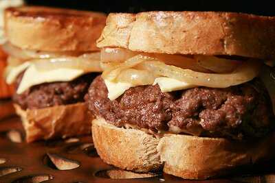 Prime Time Sports Bar & Grill