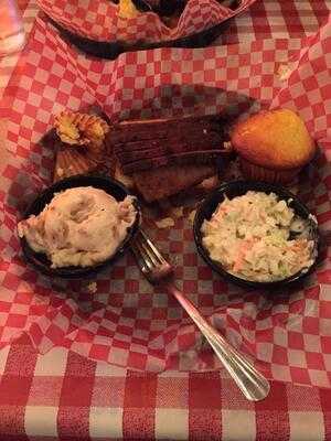 Famous Dave's Bar-b-que