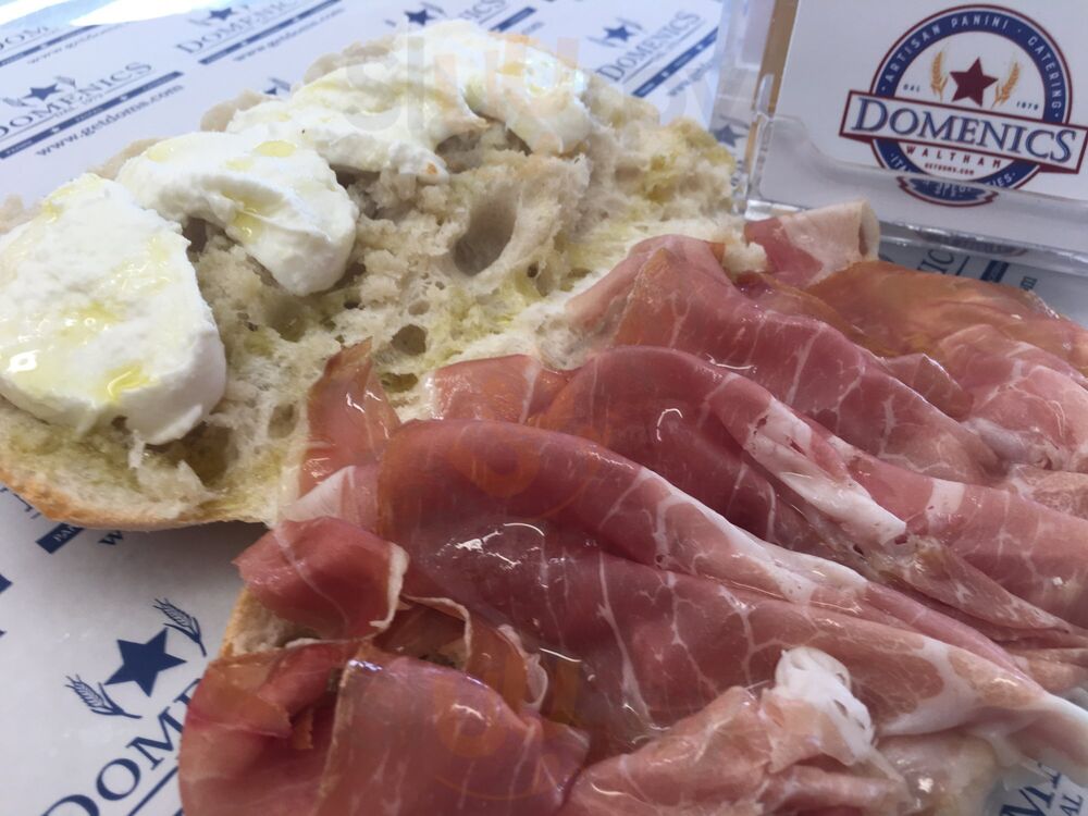 Domenic's Italian Bakery & Deli