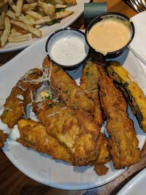 Duke's Bar And Grill West