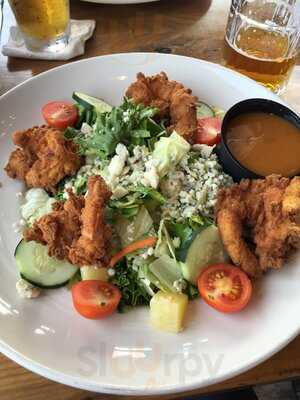 Duke's Bar And Grill West