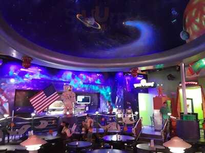 Space Aliens Grill & Bar