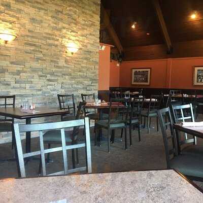 Snappers Bar & Grill