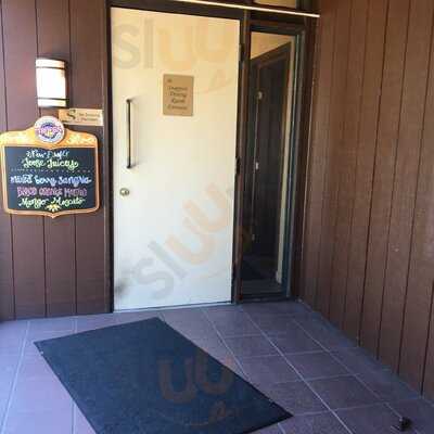 Snappers Bar & Grill