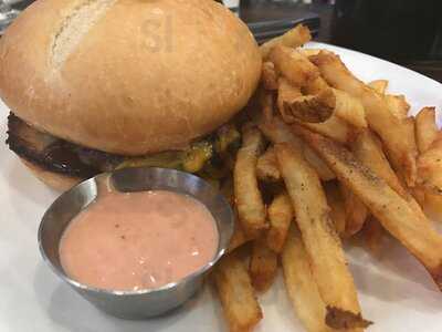 Broadway Grill & Tavern