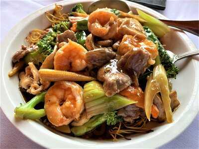 China Gourmet & Sushi & Lounge