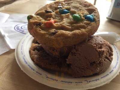 Insomnia Cookies