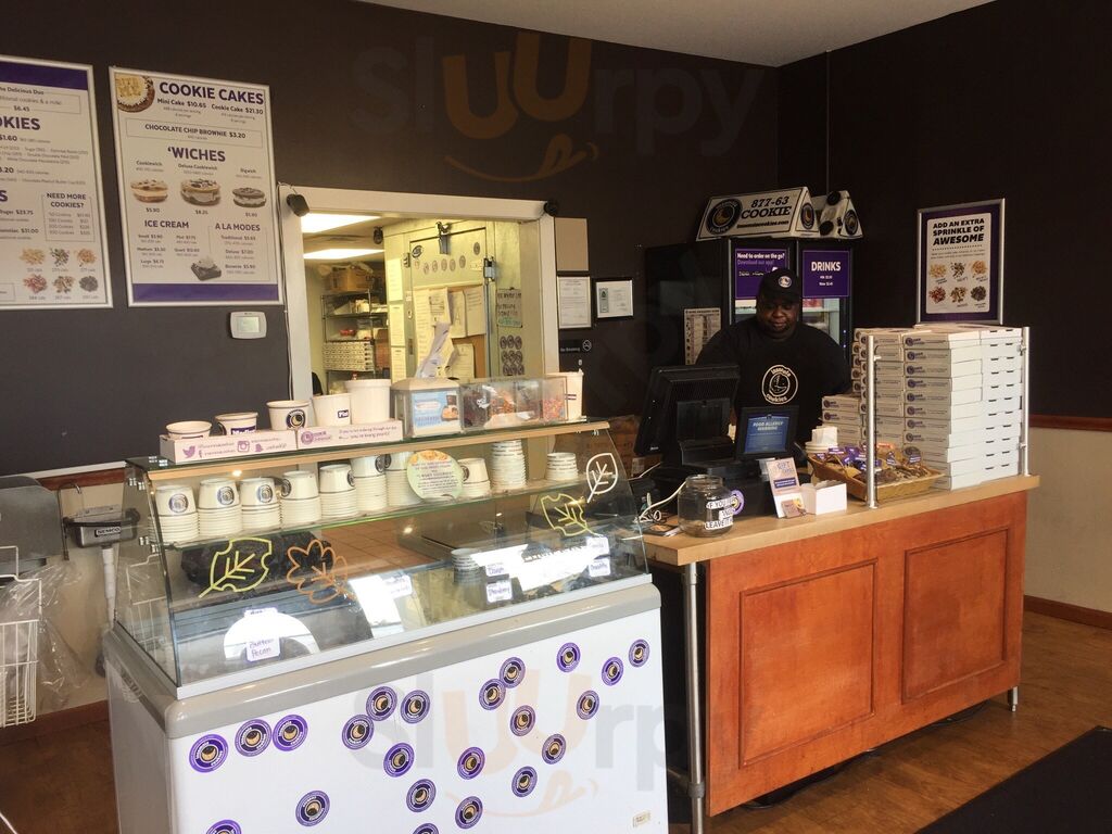 Insomnia Cookies