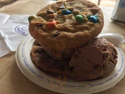 Insomnia Cookies