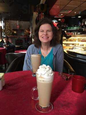 Astoria Caffe & Wine Bar