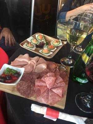 Astoria Caffe & Wine Bar