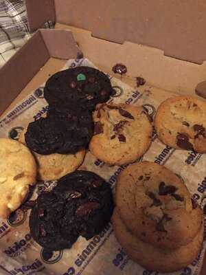 Insomnia Cookies