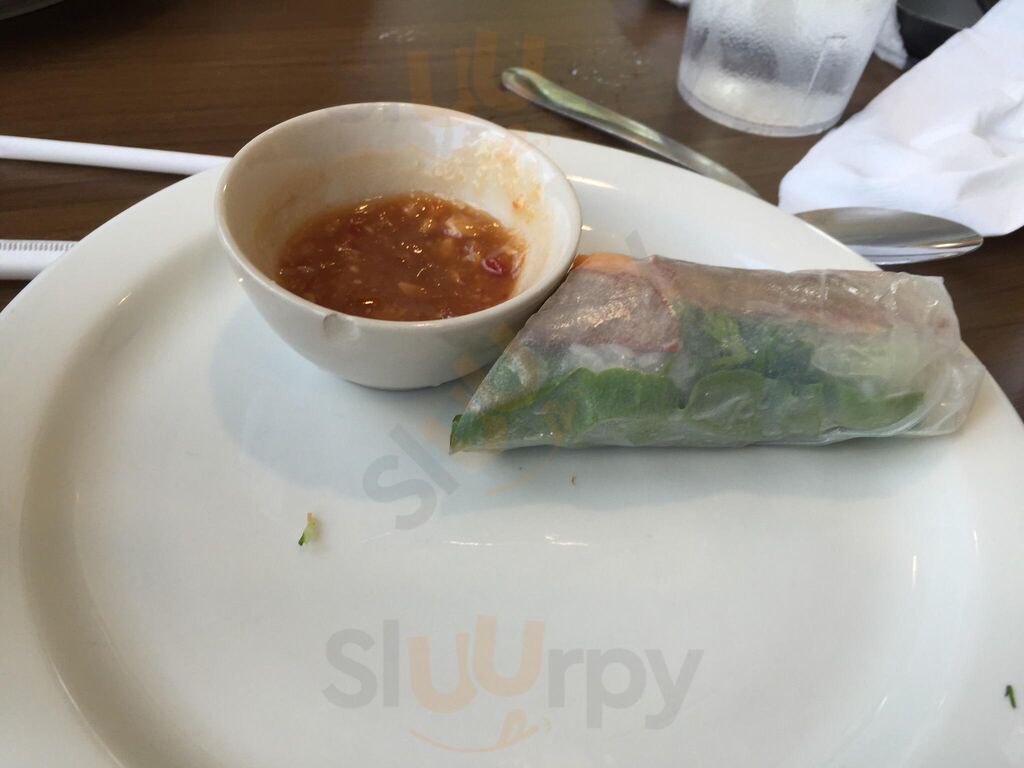 Hmong's Golden Egg Rolls