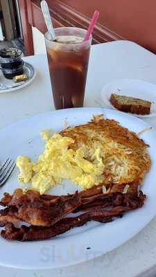 Dorothy's Chuck Wagon Cafe