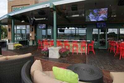 Jake N Joes Sports Grille - Waltham