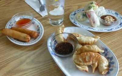 Three Sisters Vietnamese And Chinese Cuisine
