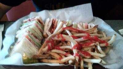 Hoopers Sports Bar & Grill