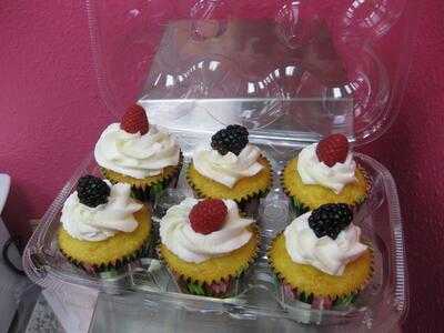 Sweet Treats Cupcake Bar And Bakery