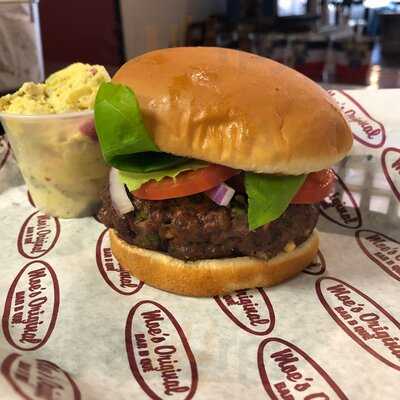 Moe's Original Bar B Que