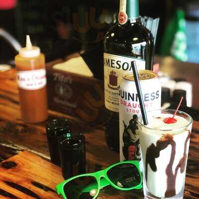 Moe's Original Bar B Que