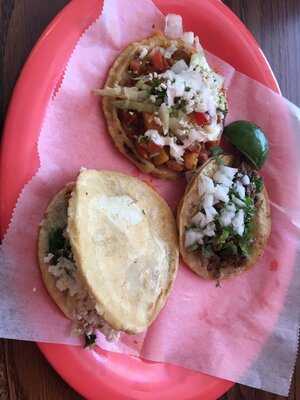 Nela's Tacos