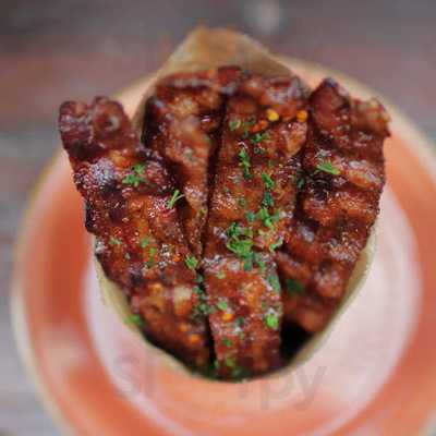 India West Fine Dining & Lounge