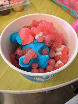 32 Degrees Yogurt Bar