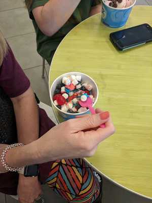 32 Degrees Yogurt Bar