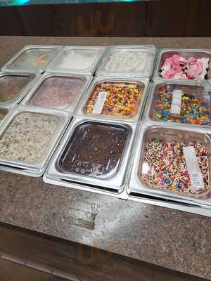 Swirl Frozen Yogurt Bar