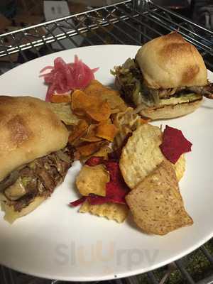 Buddy Buckles Bistro