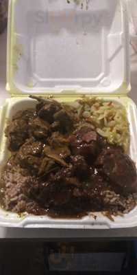 Momma G's Soul Food And Jamaican Restaurant