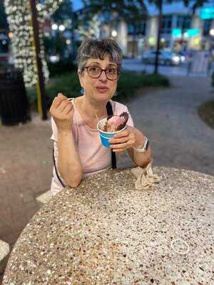 Strachan’s Ice Cream And Desserts