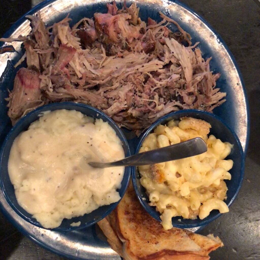 Mojo Kitchen Bbq Pit & Blues Bar