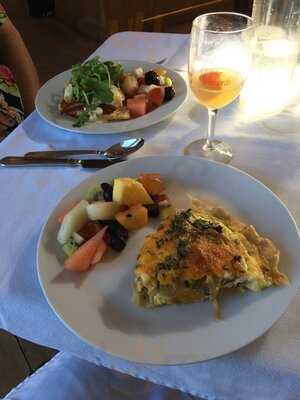 Sandhill Crane Vineyards And Crane Cafe