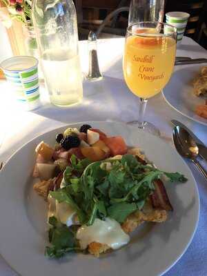 Sandhill Crane Vineyards And Crane Cafe