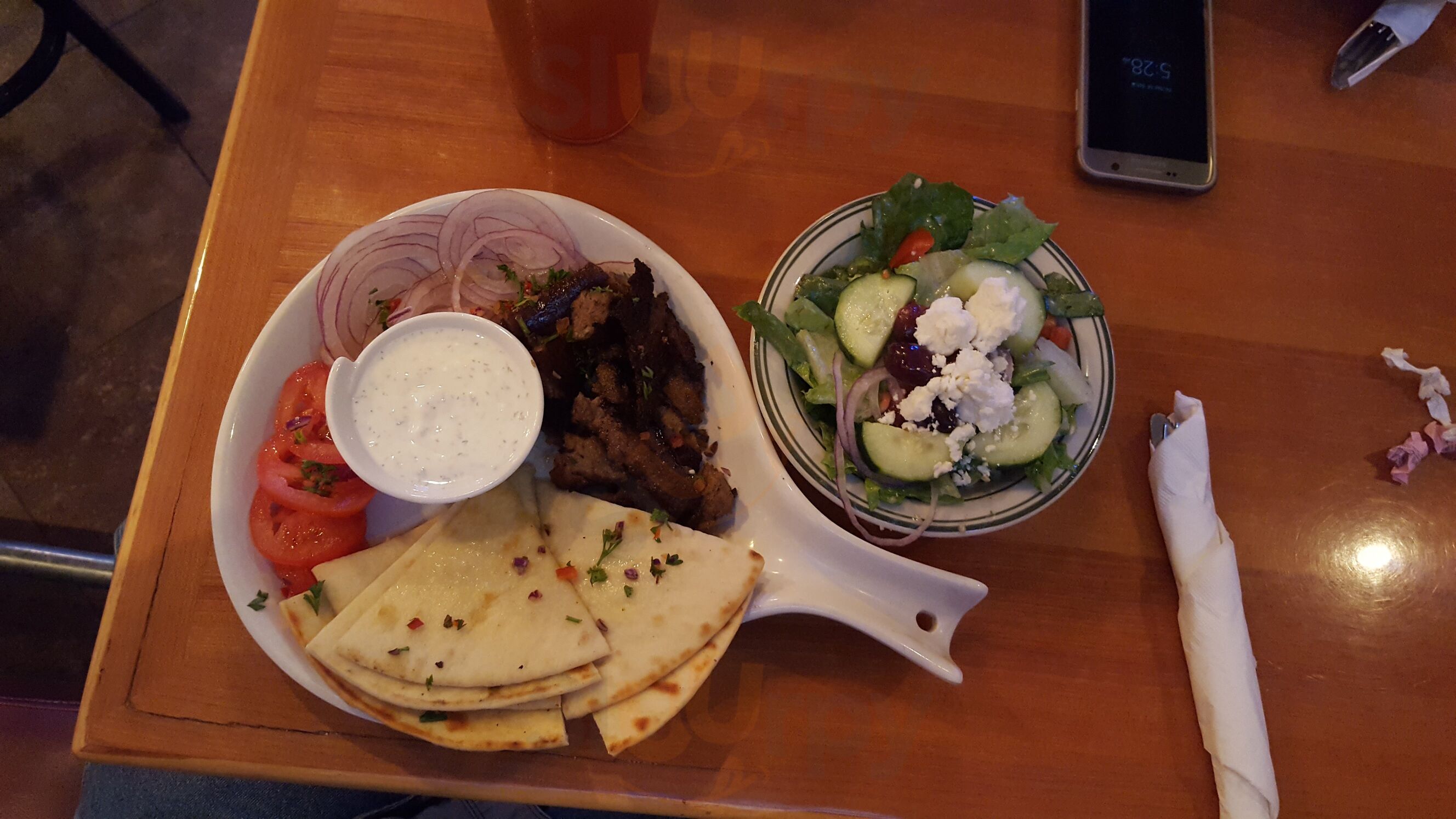 Nikos Grill And Pub