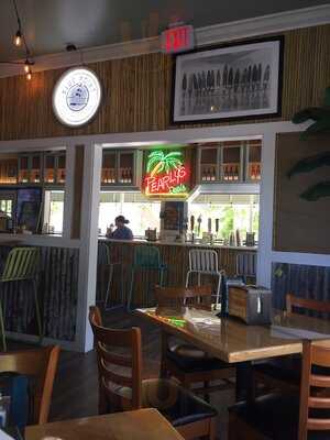Pearly's Beach Eats