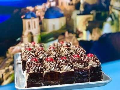 Big Greek Gyros & Bakery