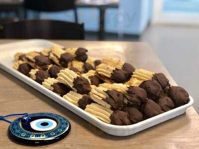 Big Greek Gyros & Bakery