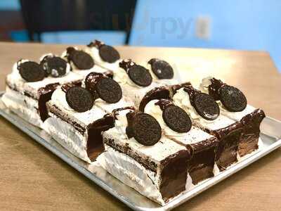 Big Greek Gyros & Bakery