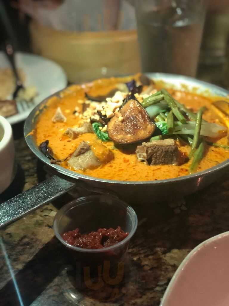 The Noypitz Bar And Grill