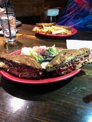 Brannigan's Irish Pub