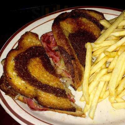 Speedway 805 Grill & Bar