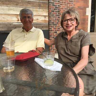 Robbie's Bar & Grill